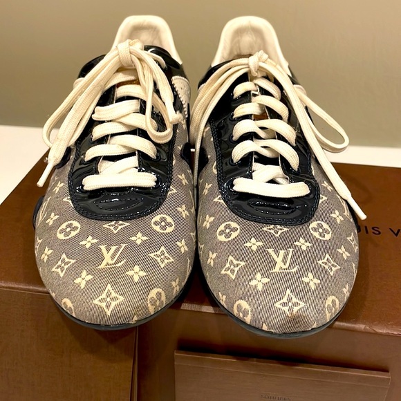 Vintage Louis Vuitton Blossom Monogram Sneakers - Picture 5 of 12